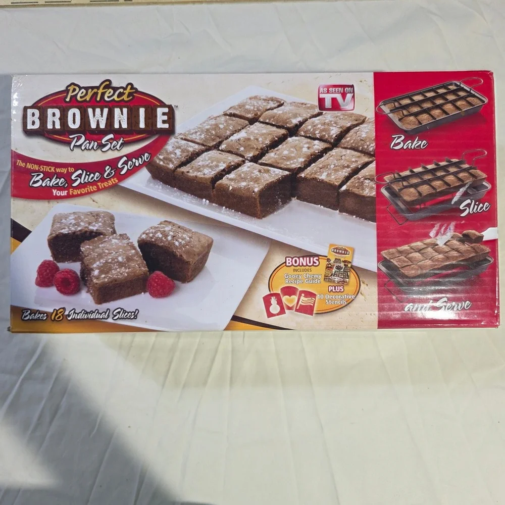 Perfect Brownie Pan Set As Seen On TV Non-Stick Baking Pan with Divider 18 Slice